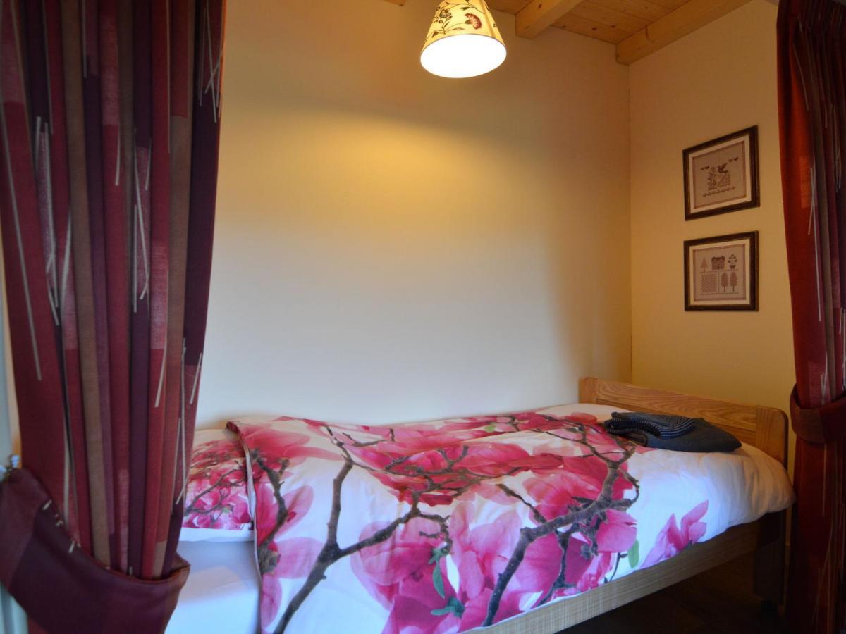 Staying In A Thatched Barn With Bedroom Achterhoek Geesteren  外观 照片